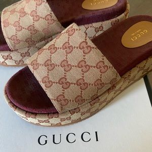 Women's Original Gucci GG slide sandal